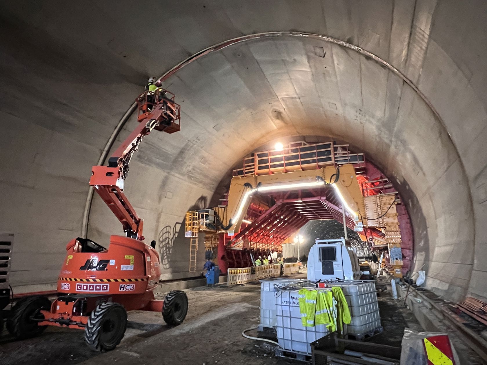 Anleggsmaskin i tunnel