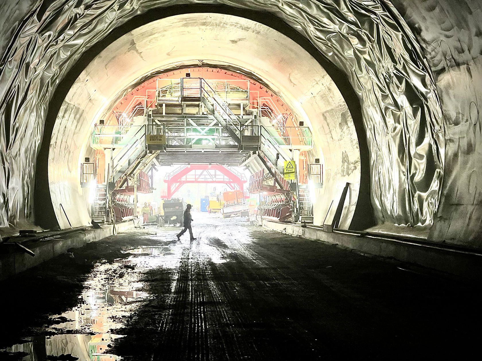 Tunnel med forskalingsvogn.