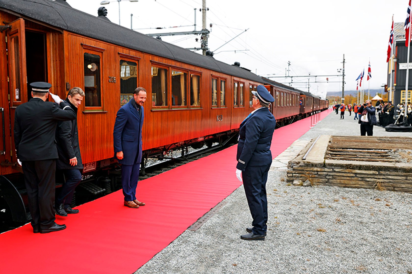 HKH Kronprins Haakon ankommer Hjerkinn.